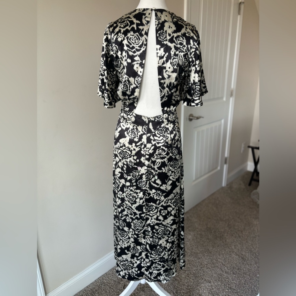 TOPSHOP Flutter Sleeve Open Back Satin Dress. Size 2. Black Cream Floral Print - Picture 4 of 13
